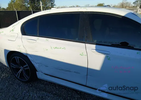 2016 BMW 740I из США, поврежденный, VIN WBA7E2C59GG548323